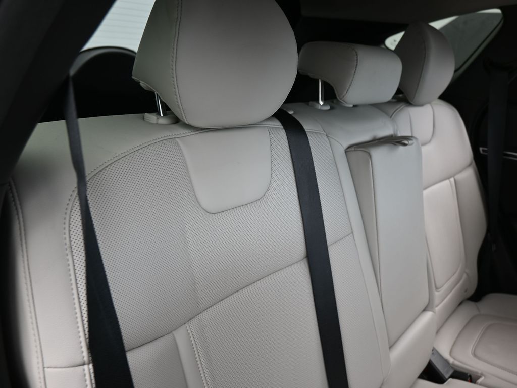 Used 2023 Shimmering Silver Hyundai SEL image 39