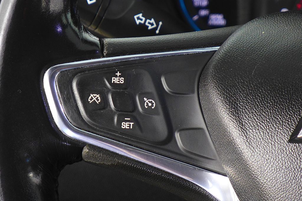 Thumbnail: 2018 Chevrolet Malibu - 28