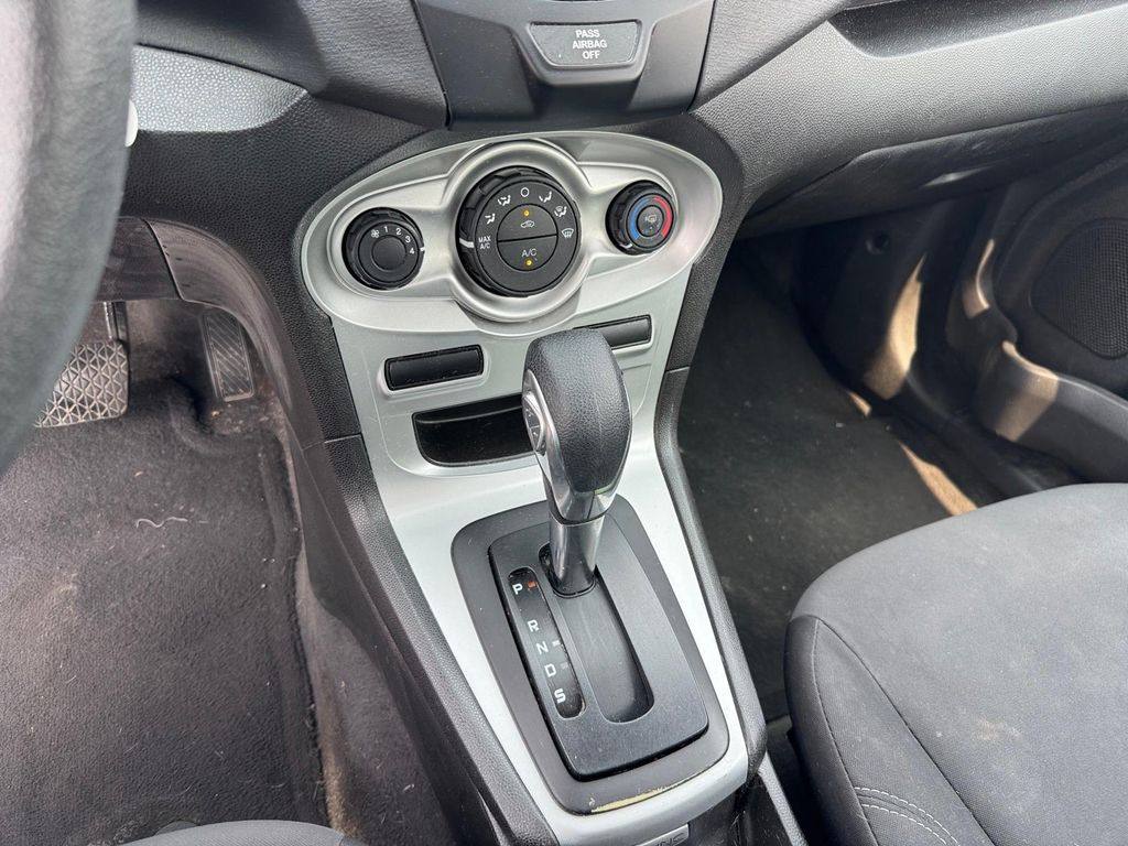 Certified Used 2019 Lightning Blue Metallic Ford SE image 14