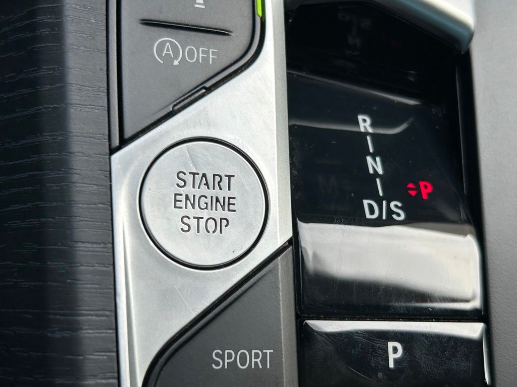 Used 2025 White BMW 330i image 43