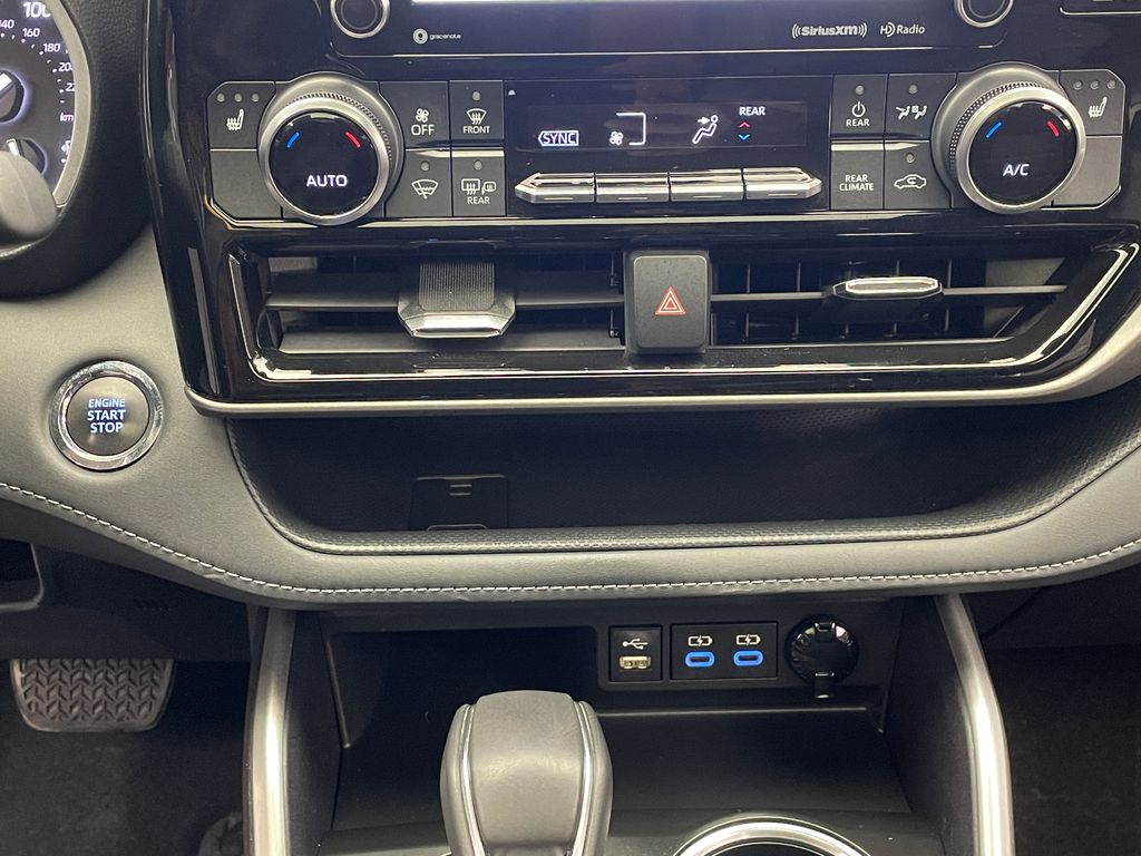 2022 Toyota Highlander XLE 27