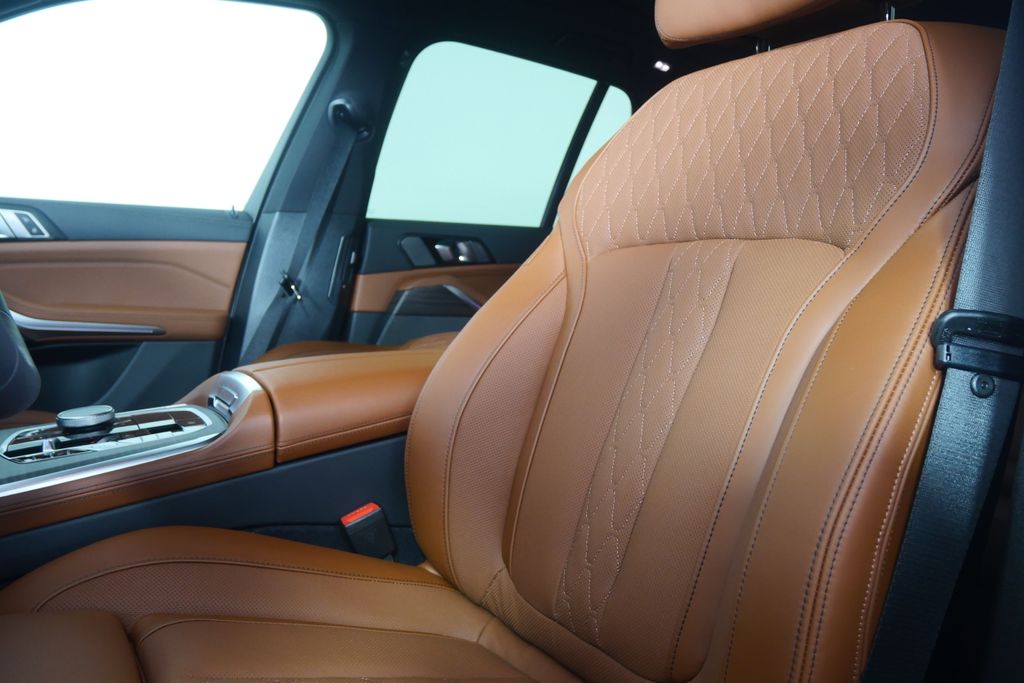 Thumbnail: 2026 BMW X5 - 11