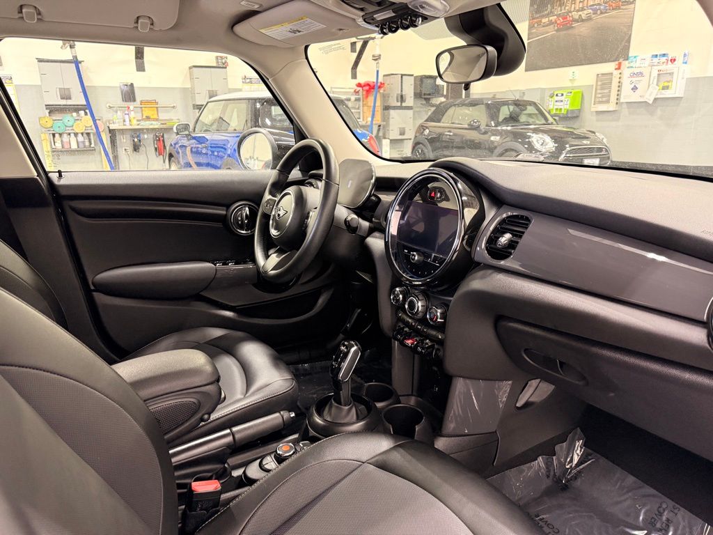 Thumbnail: 2022 MINI Cooper - 29