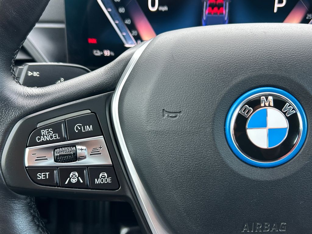 Thumbnail: 2023 BMW i4 - 19