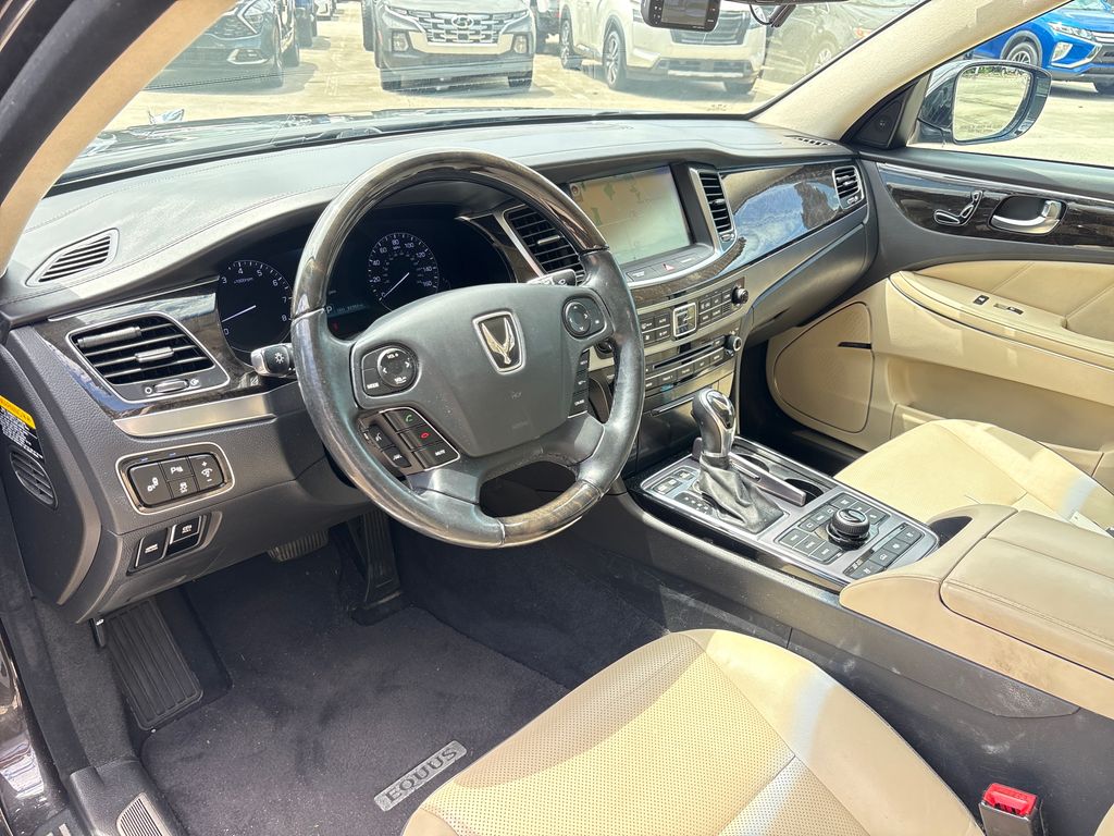 Used 2015 Gray Hyundai Signature image 5