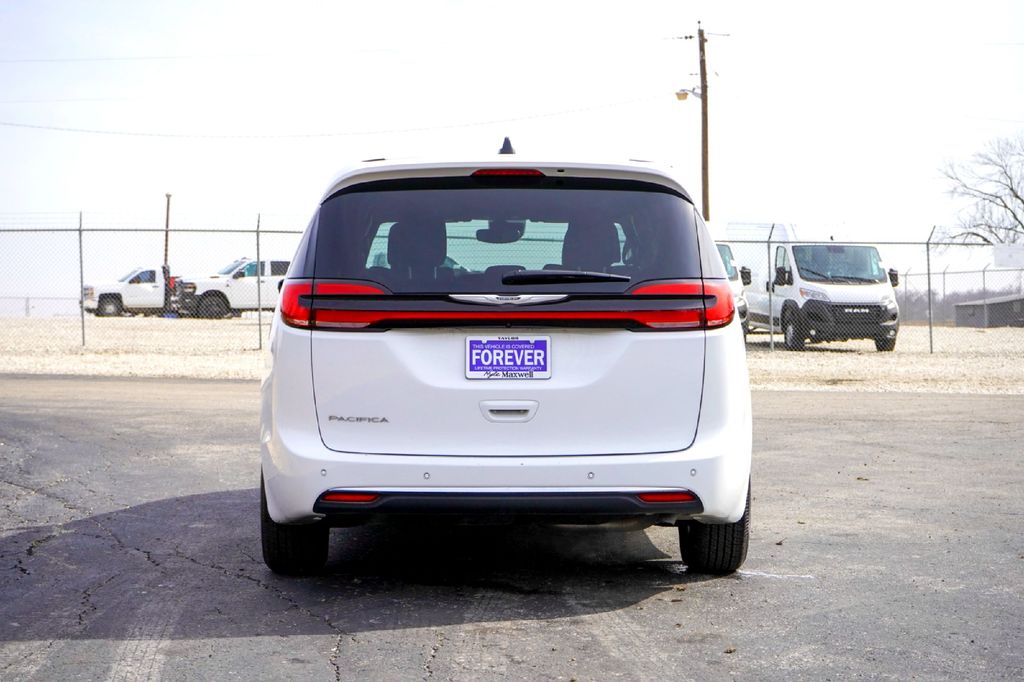 Used Car 2025 Chrysler Pacifica  Select For Sale Under $30,000 In Taylor, Texas