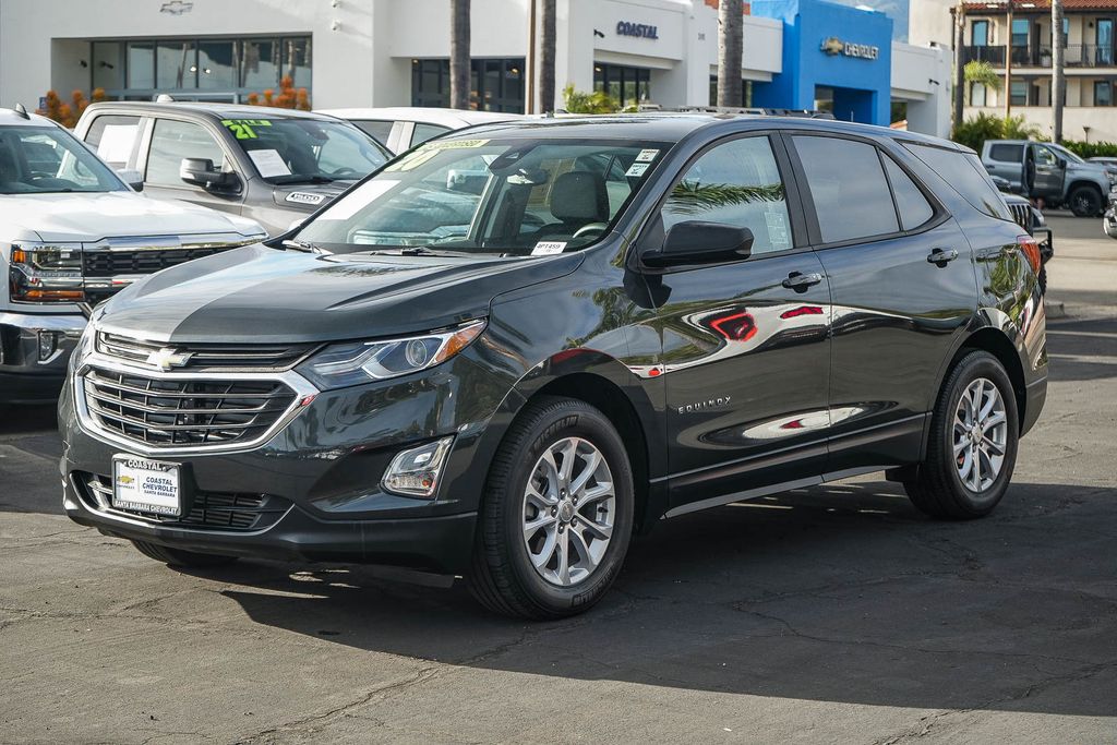 View vehicle photo 3