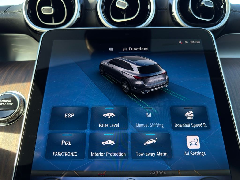 2025 Mercedes-Benz GLC GLC 350e photo