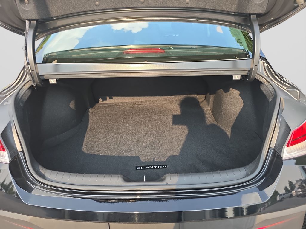 Used 2026 Hyundai Elantra Hybrid Sedan