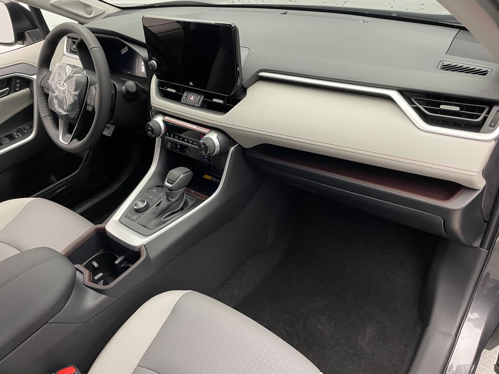 Thumbnail: 2025 Toyota RAV4 - 16