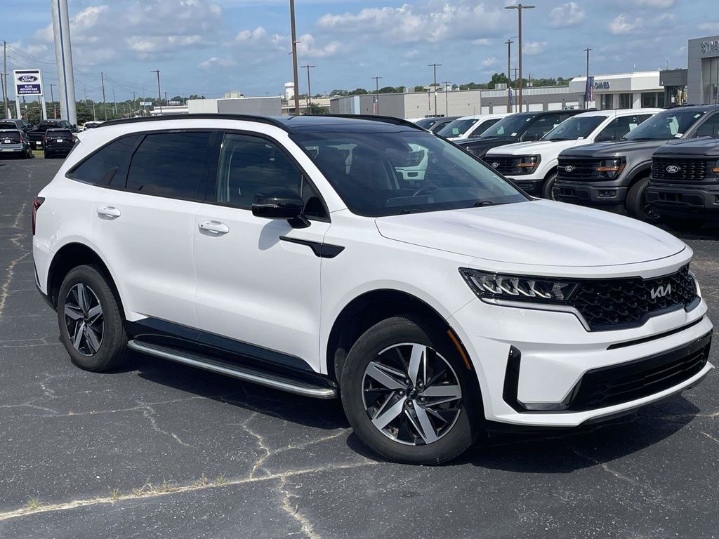 Glacial White Pearl 2023 Kia Sorento SUV / Crossover Front-Wheel Drive 8-Speed Automatic