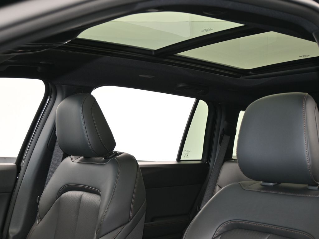 New 2026 diamond black crystal pearlcoat Jeep Limited image 11