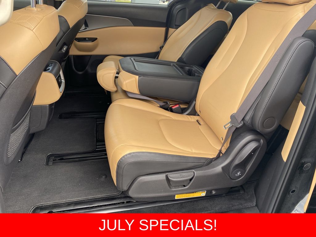 Used 2023 Kia Carnival Van