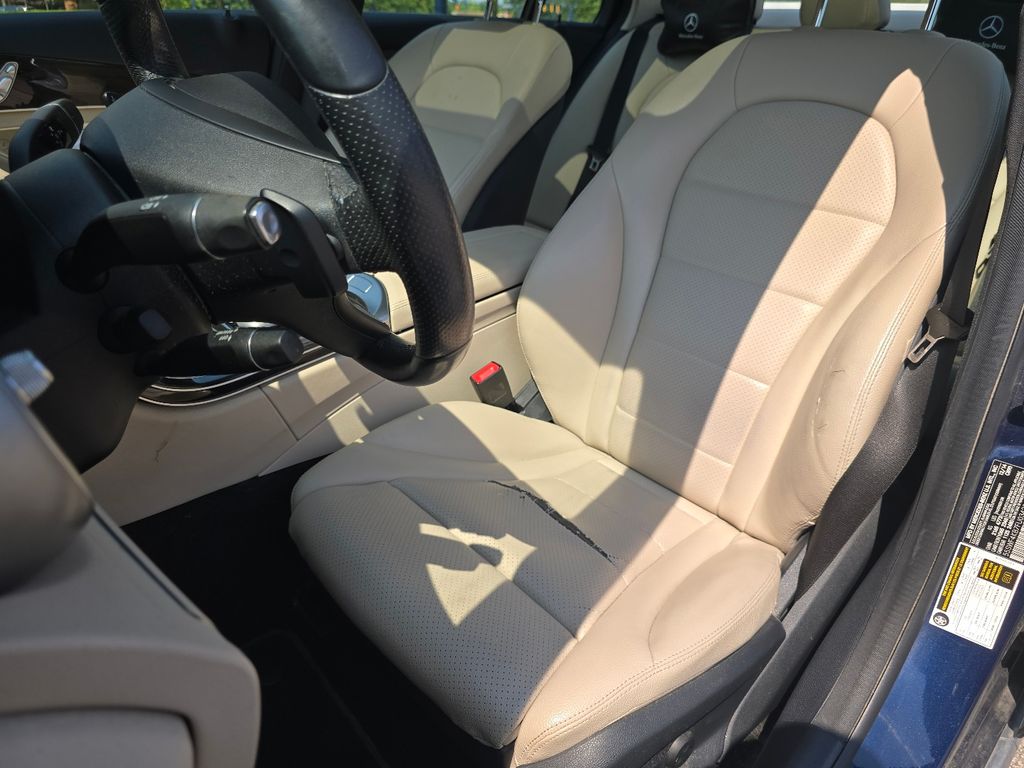 Used 2015 Blue Mercedes-Benz C 300 image 21