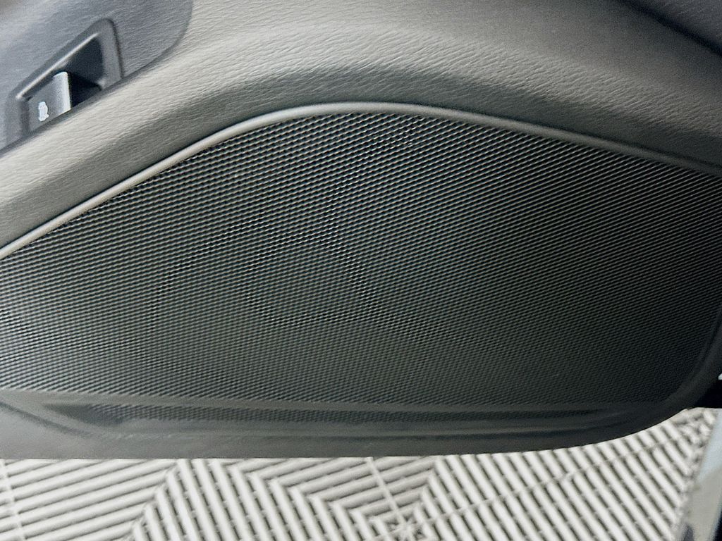 Thumbnail: 2019 Audi A4 - 19