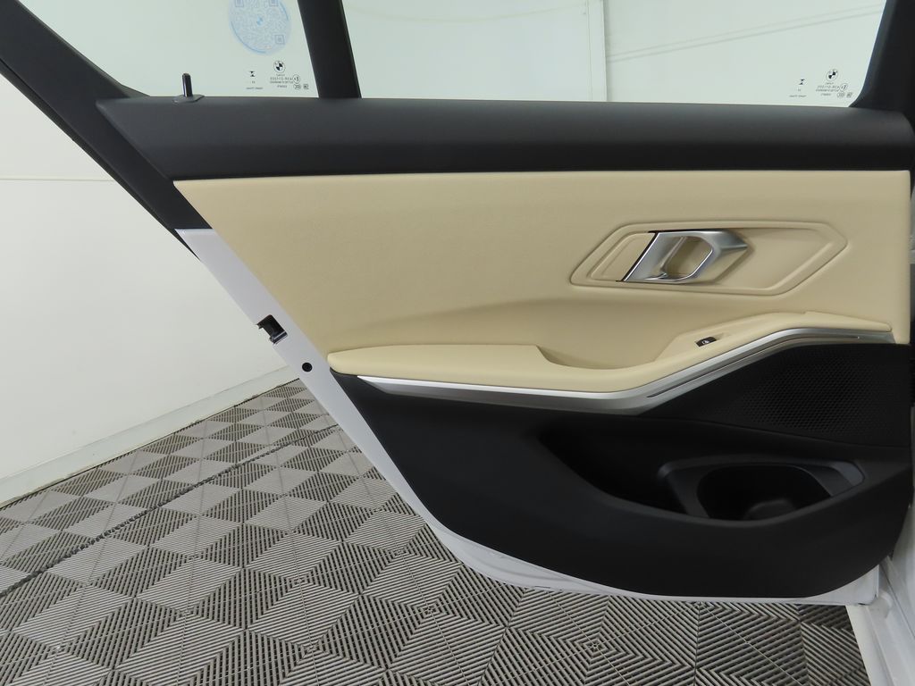 Thumbnail: 2026 BMW 3 Series - 26