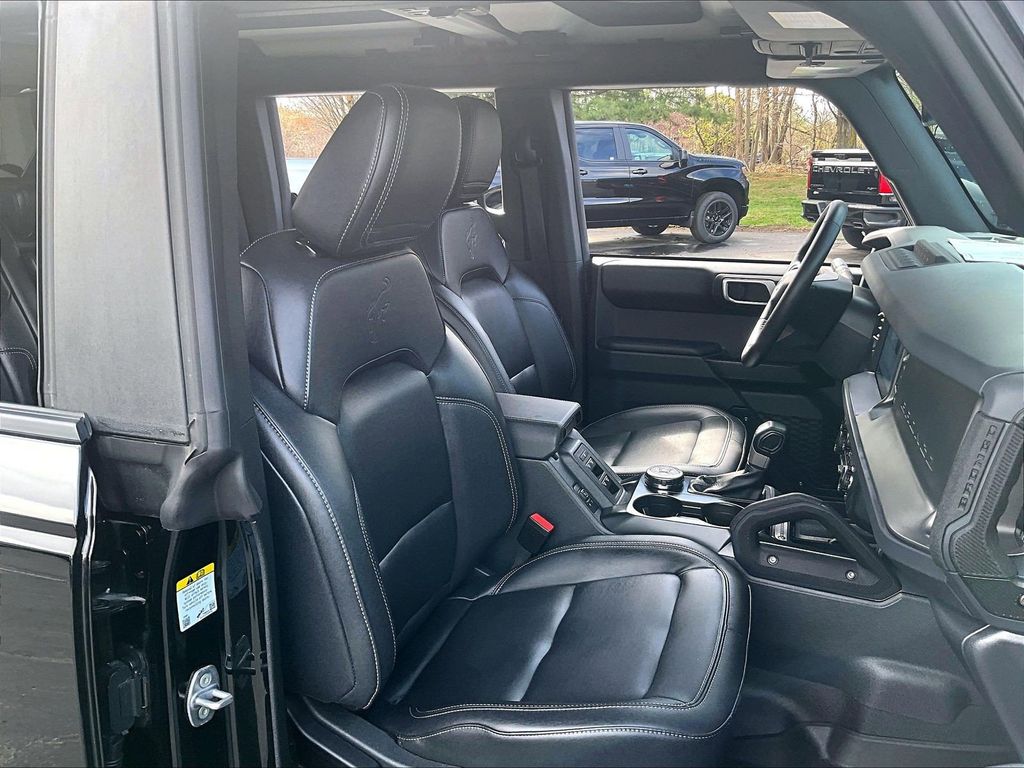 2025 Ford Bronco — photo 11