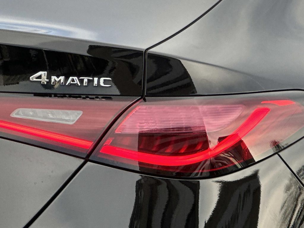 Thumbnail: 2024 Mercedes-Benz GLC - 10