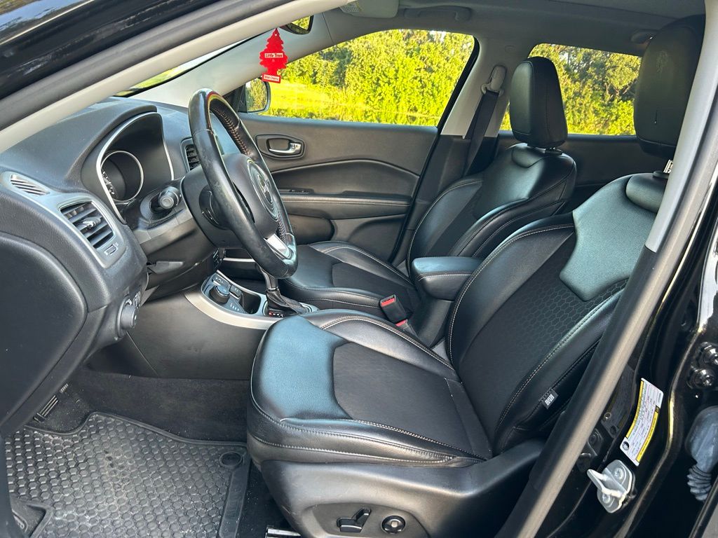 Thumbnail: 2020 Jeep Compass - 14