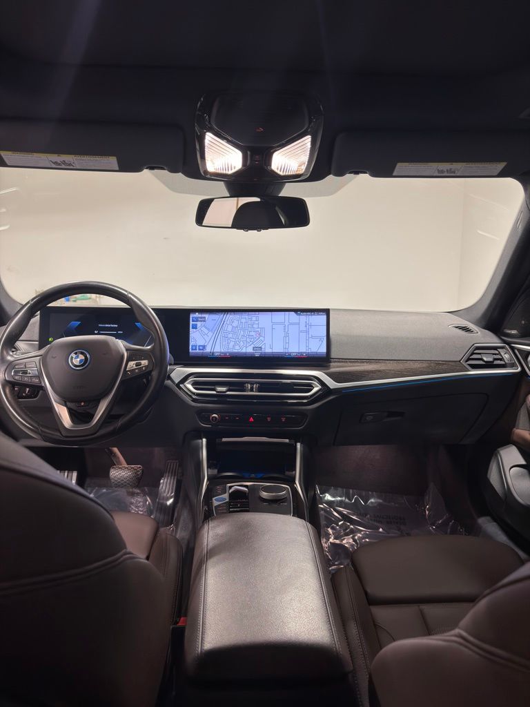 Thumbnail: 2023 BMW i4 - 6