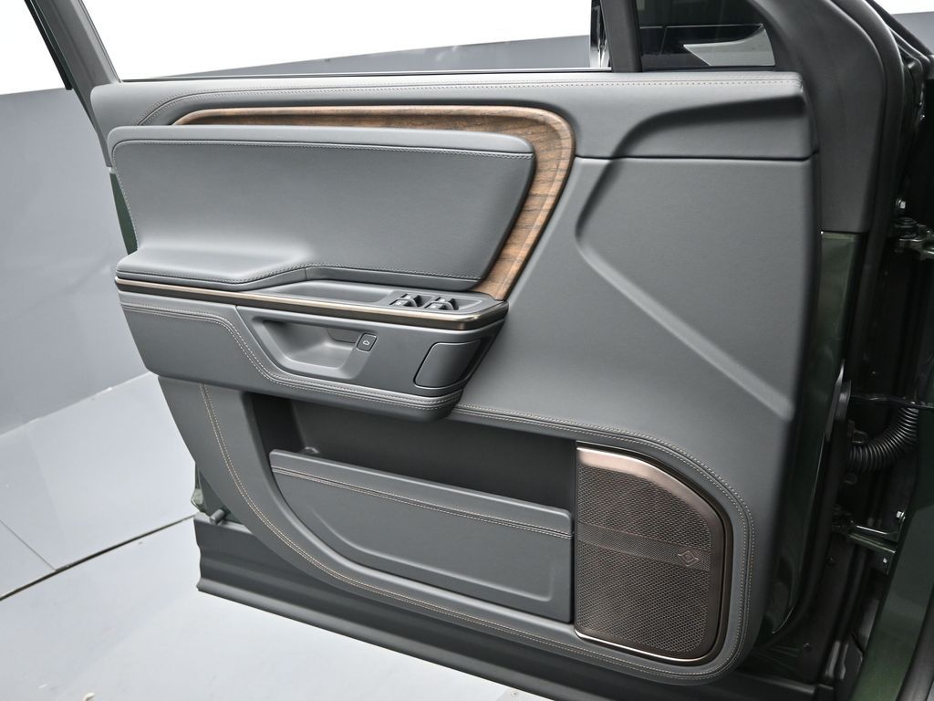 2025 Rivian R1T Ascend