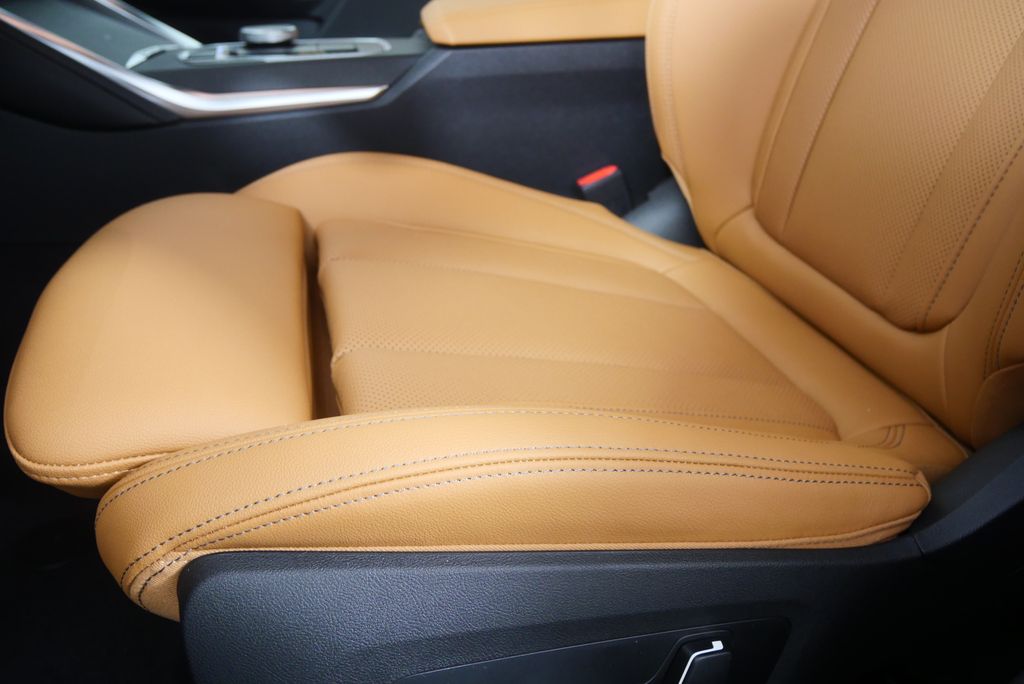 Thumbnail: 2026 BMW 4 Series - 9