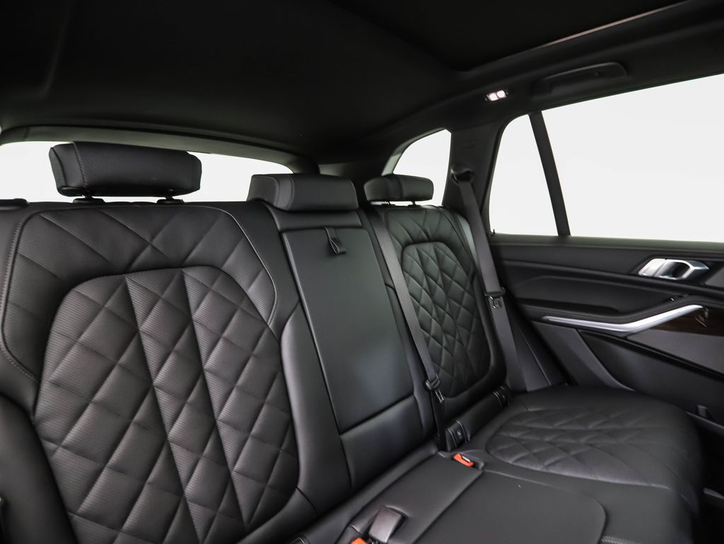 Thumbnail: 2026 BMW X5 - 28