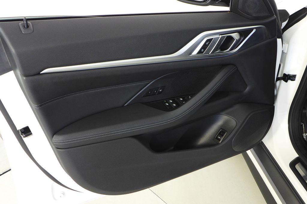 Thumbnail: 2023 BMW i4 - 11