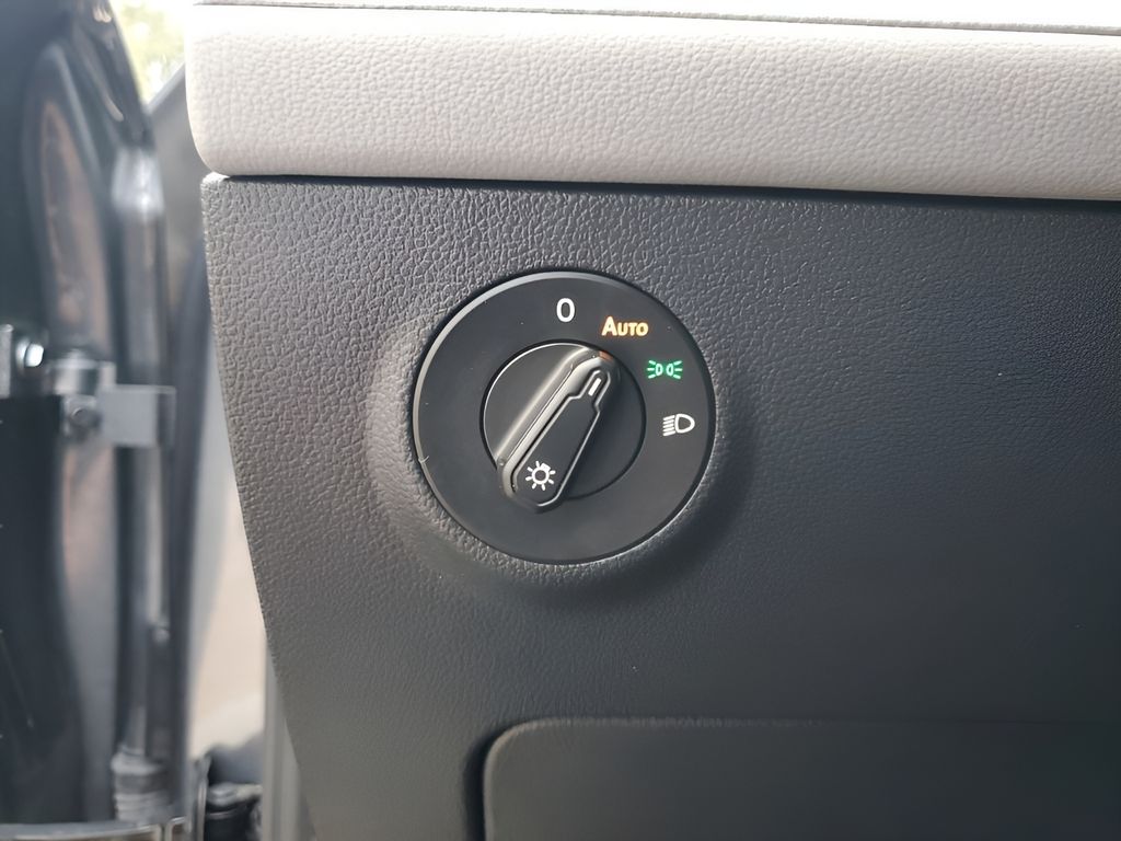 Used Car 2024 Volkswagen Taos  1.5t Se For Sale Under $25,000 In Austin, Texas