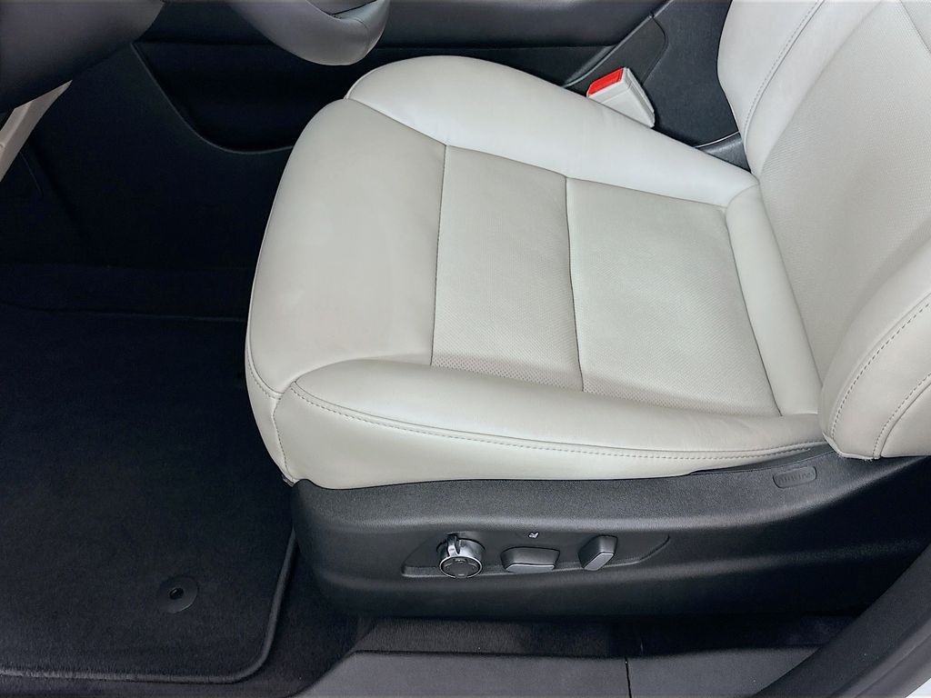 2022 Cadillac XT4 Premium Luxury 19