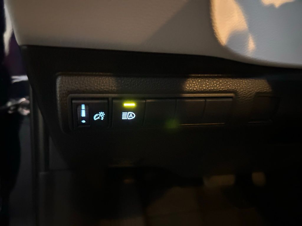 Thumbnail: 2021 Toyota Corolla - 17