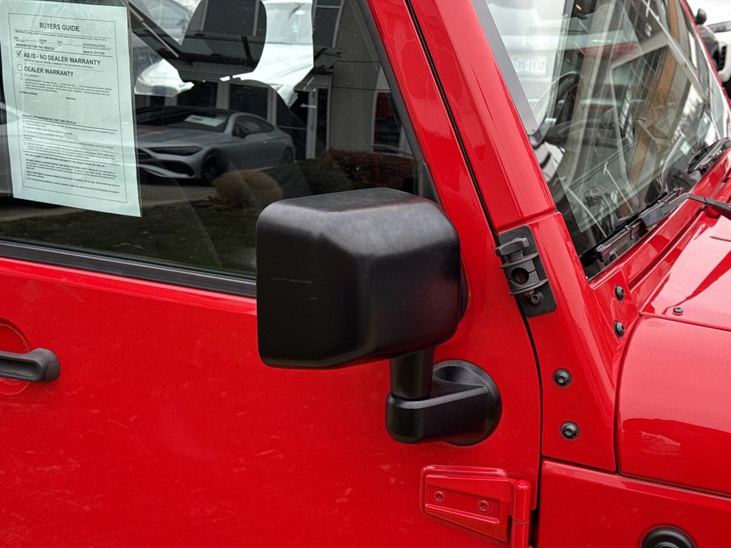 Thumbnail: 2016 Jeep Wrangler - 18