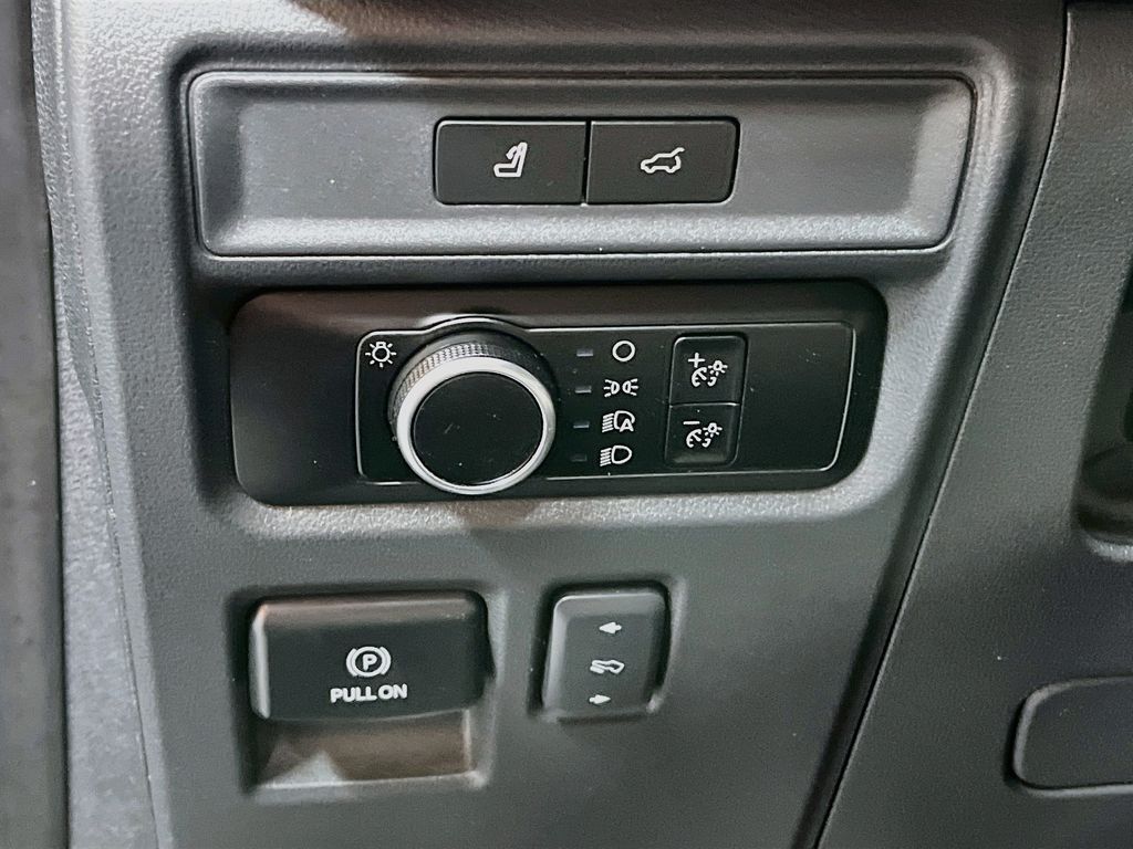Used 2024 Gray Metallic Ford XLT image 10