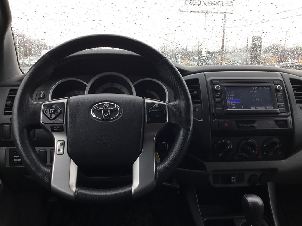 Thumbnail: 2015 Toyota Tacoma - 10