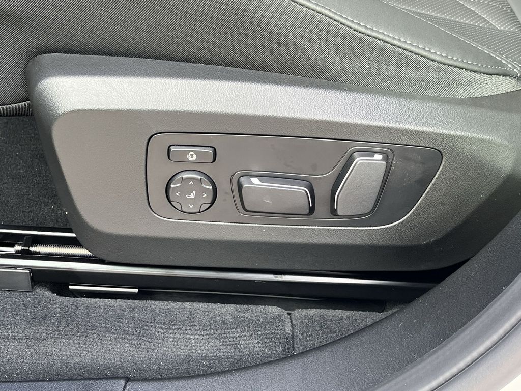 Thumbnail: 2026 BMW X3 - 12