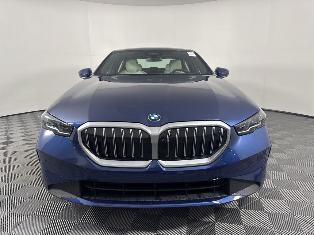 Thumbnail: 2025 BMW 5 Series - 2