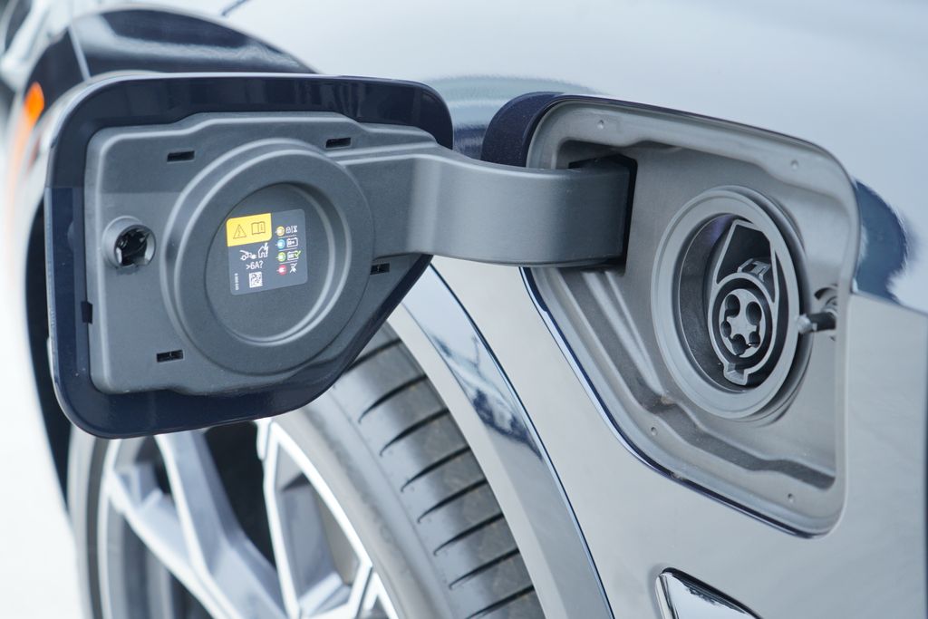Thumbnail: 2026 BMW X5 - 6