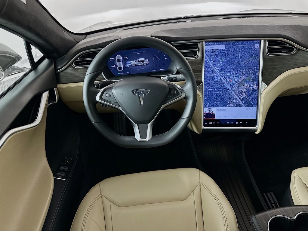 2015 Tesla Model S  20