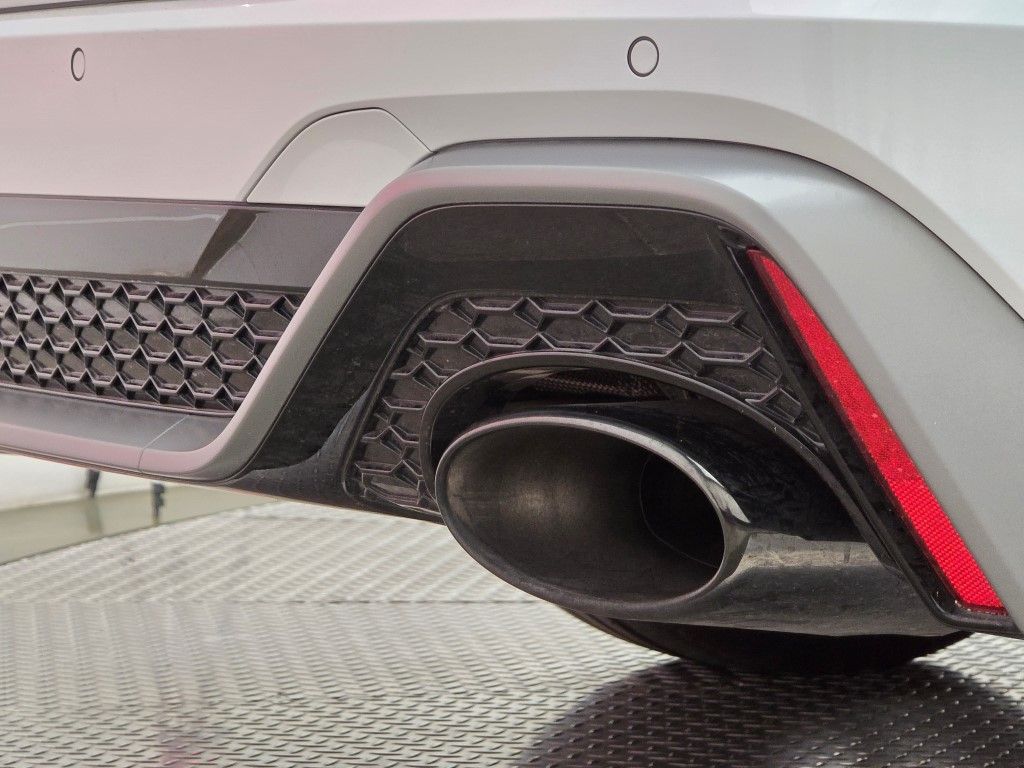 Thumbnail: 2024 Audi RS 6 - 18