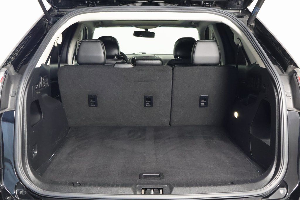 Thumbnail: 2016 Ford Edge - 14