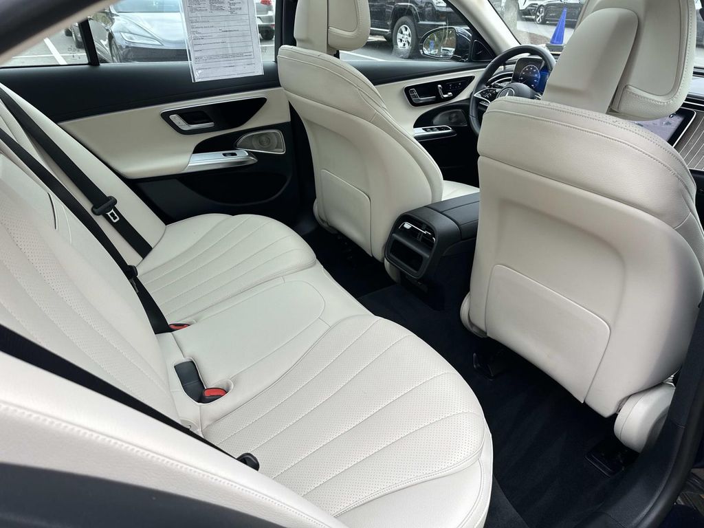 Thumbnail: 2025 Mercedes-Benz E-Class - 25