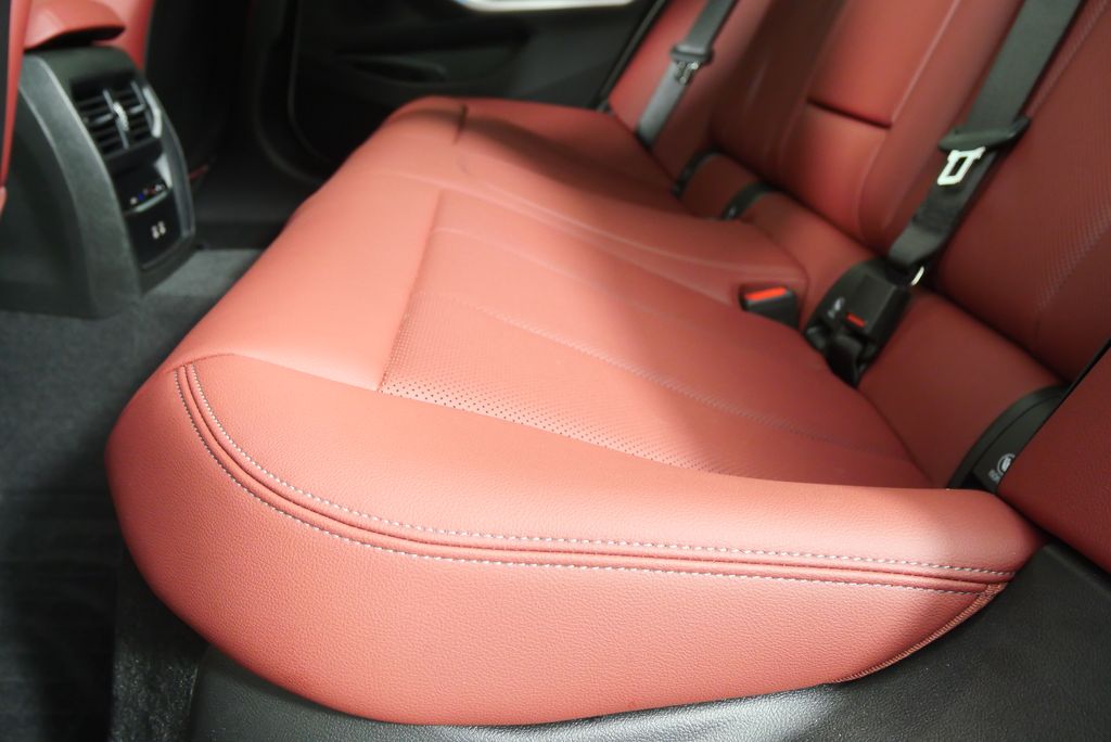 Thumbnail: 2025 BMW 3 Series - 15