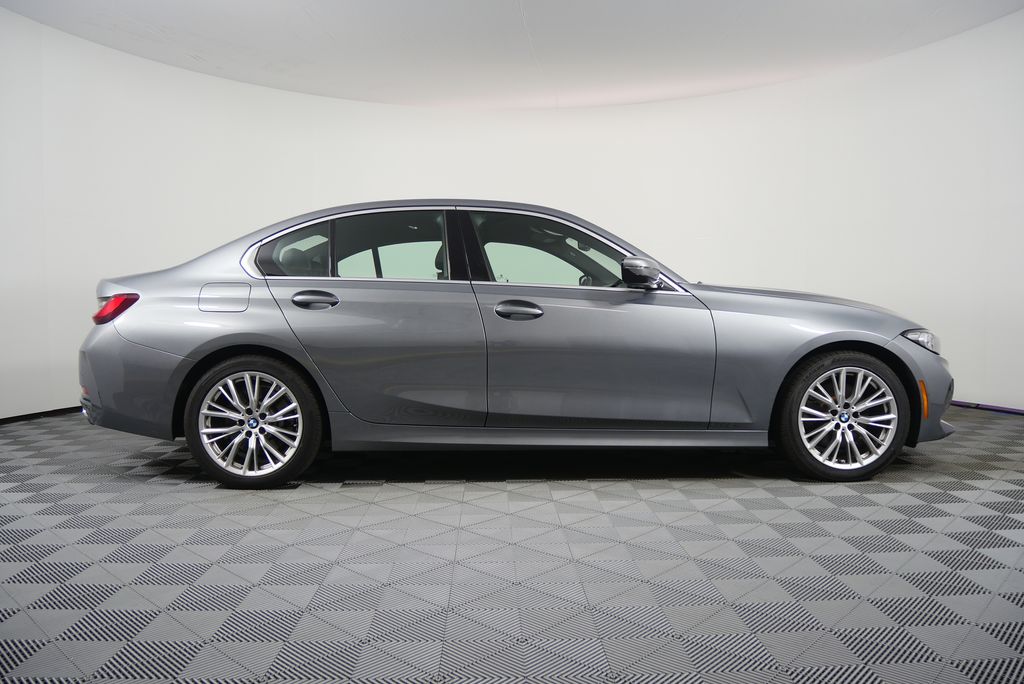 Thumbnail: 2024 BMW 3 Series - 2