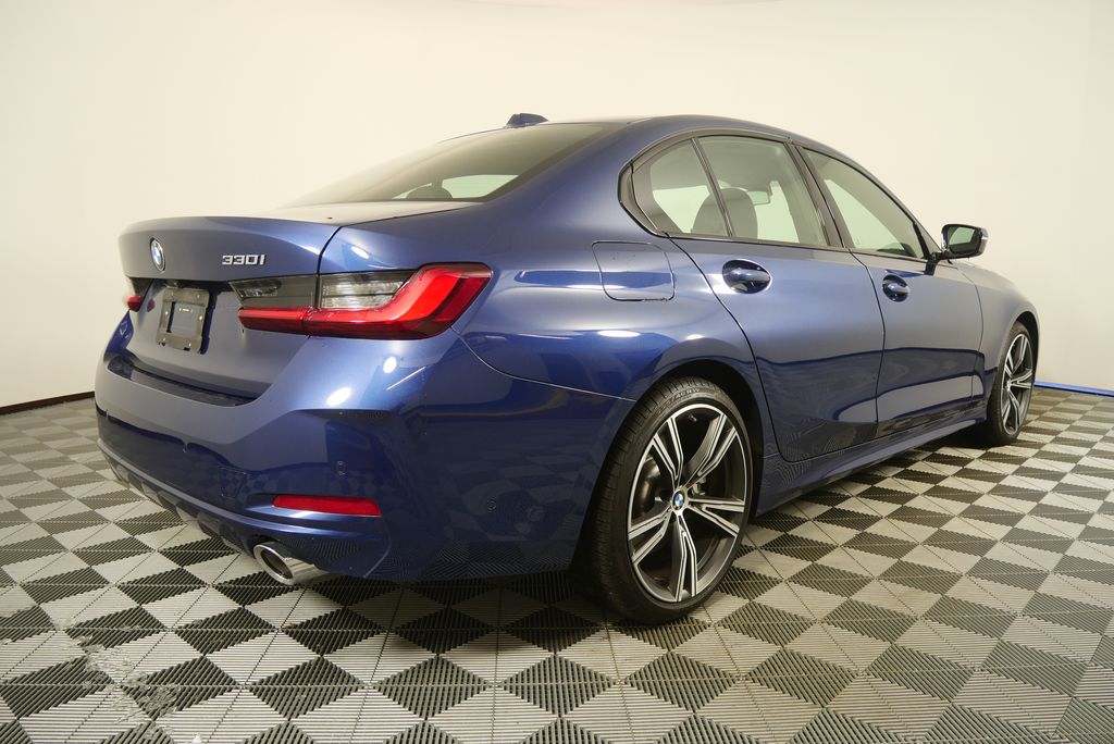 Thumbnail: 2023 BMW 3 Series - 3