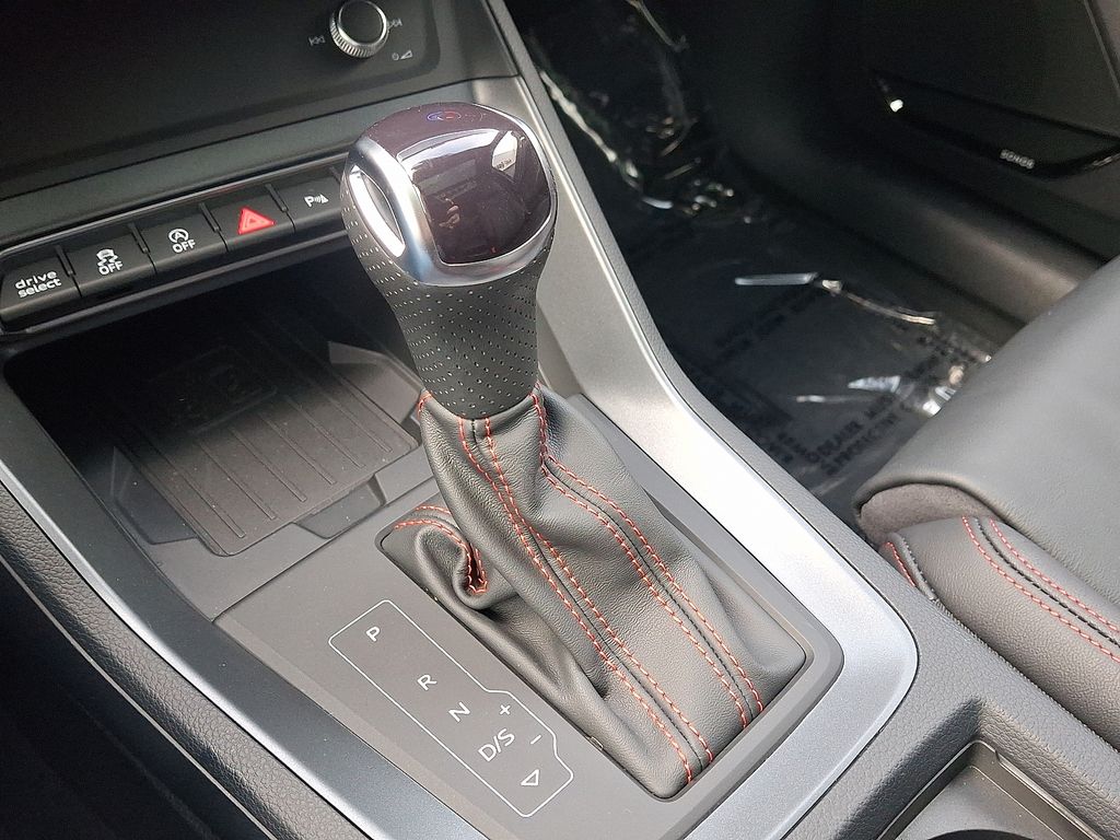 Thumbnail: 2025 Audi Q3 - 15