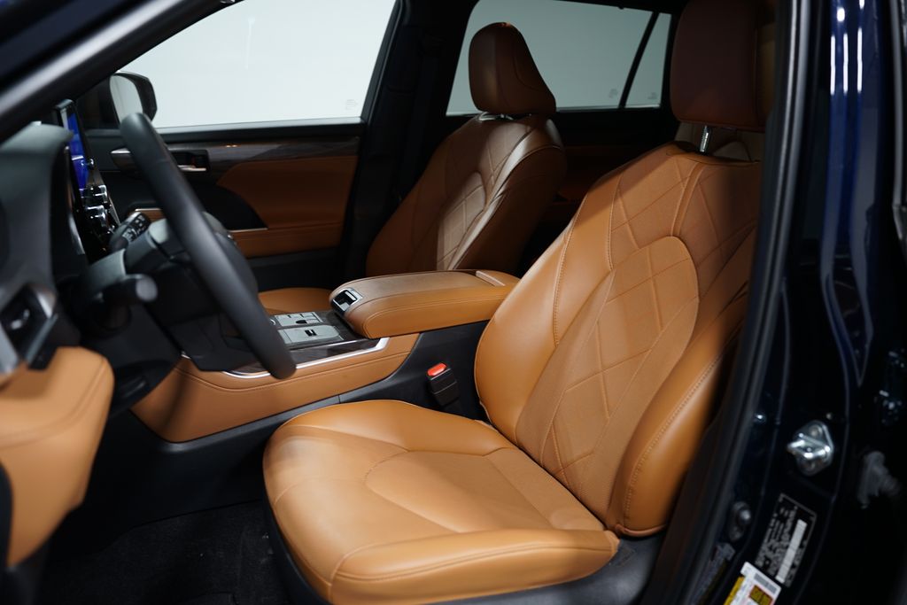 2024 Toyota Highlander Platinum 6
