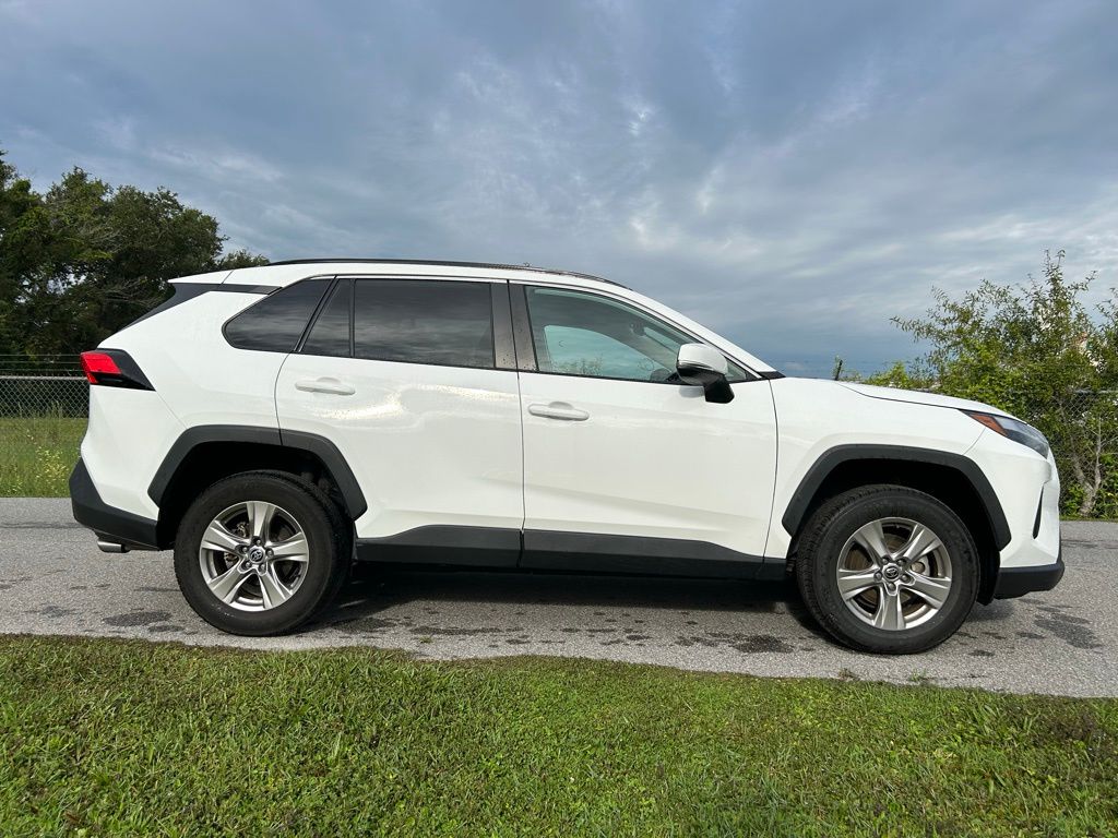 Thumbnail: 2022 Toyota RAV4 - 6