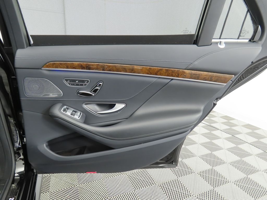 Thumbnail: 2016 Mercedes-Benz S-Class - 26