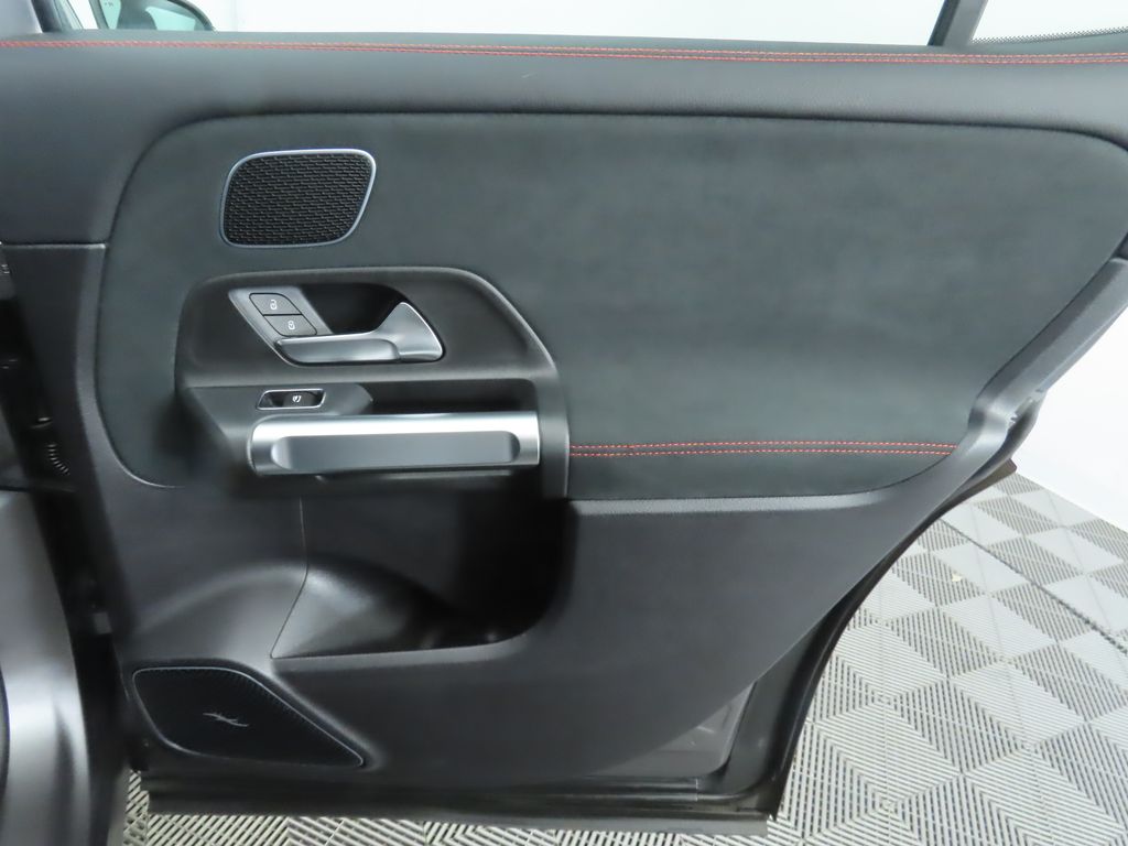 2021 Mercedes-Benz GLB 35 AMG 27