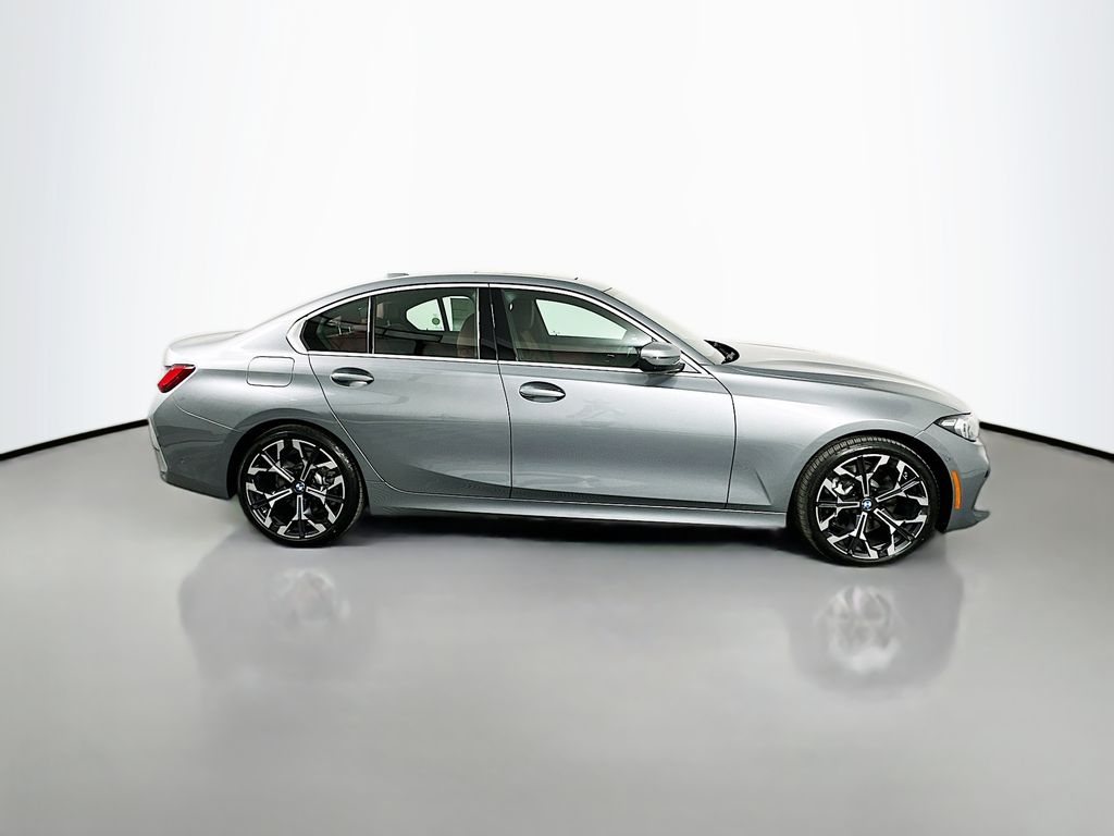 Thumbnail: 2025 BMW 3 Series - 4